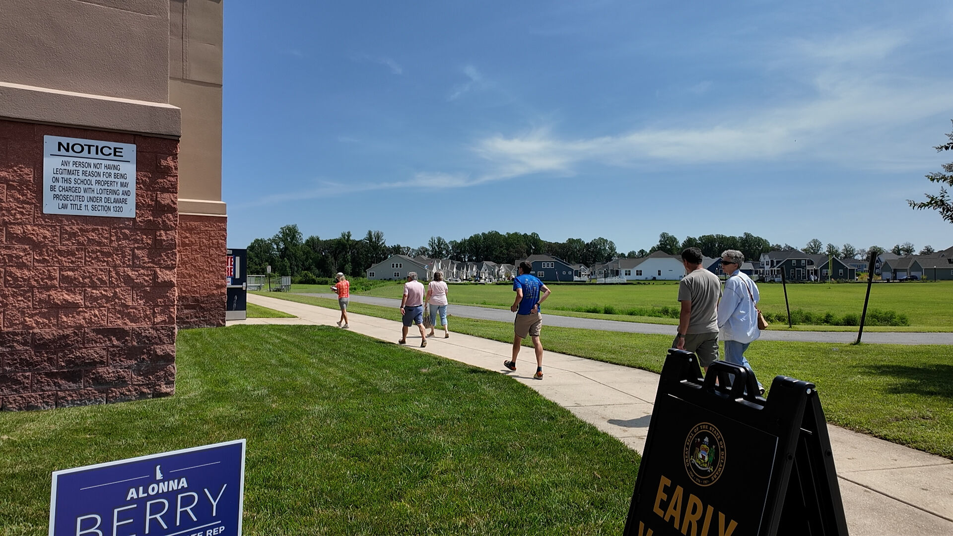 Voters head to the polls as early voting begins in District 20 special election